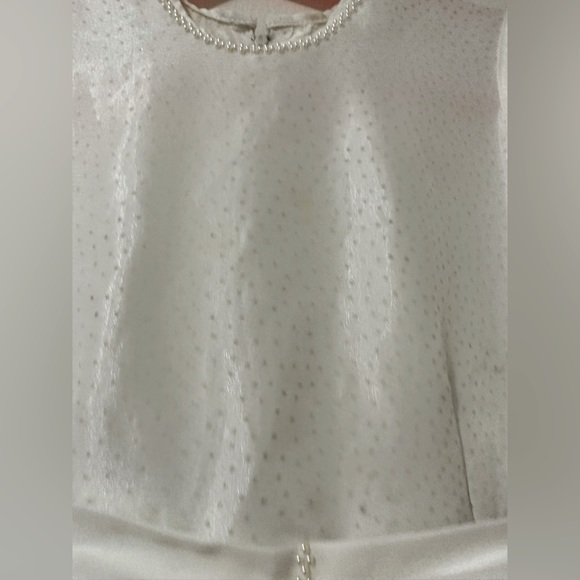 Satin Communion Dress w/ Pearl Accents & Organza Skirt 9-12 years Old. Off White - Picture 6 of 15